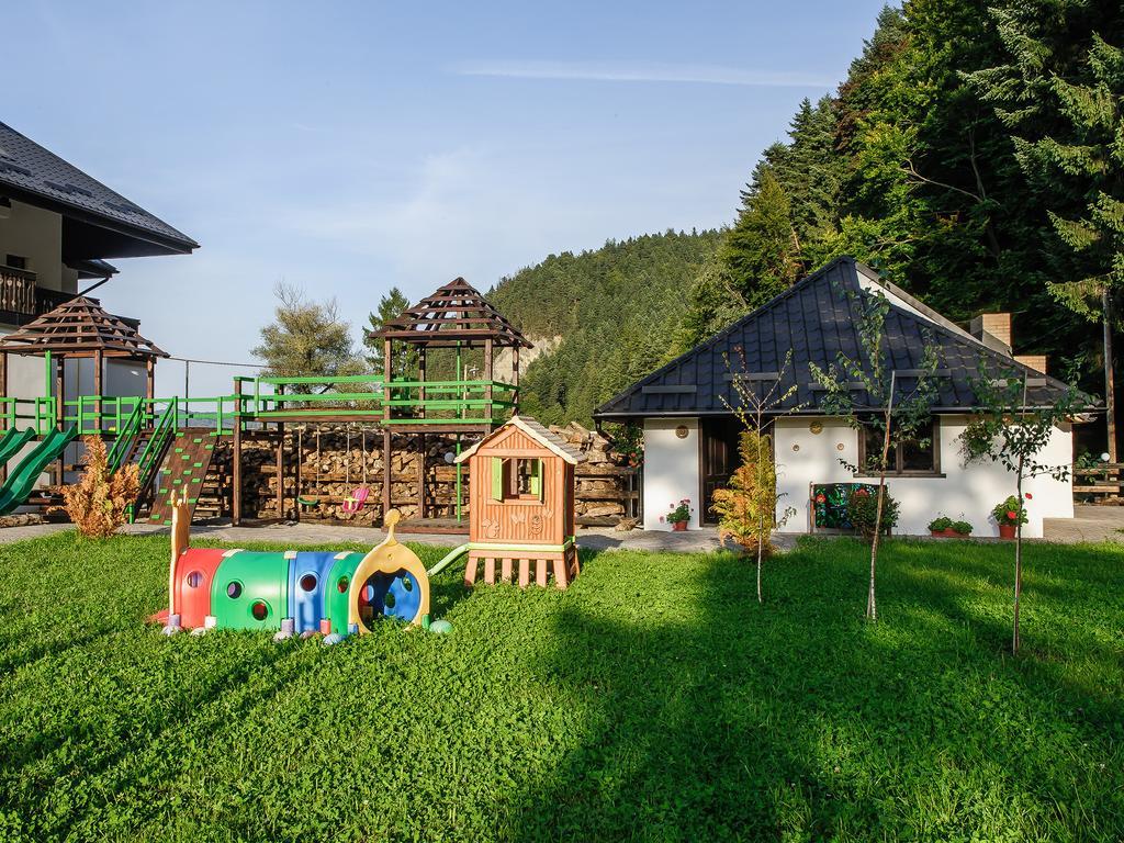 La Conac In Bucovina Hotel Гура Хуморулуй Екстериор снимка