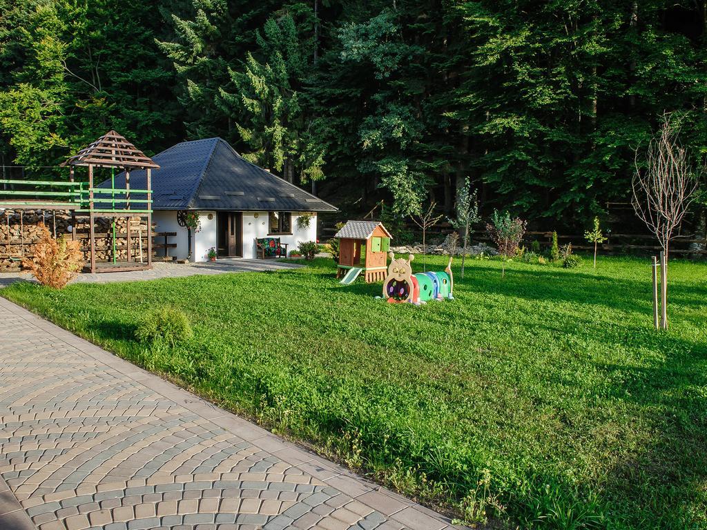 La Conac In Bucovina Hotel Гура Хуморулуй Екстериор снимка