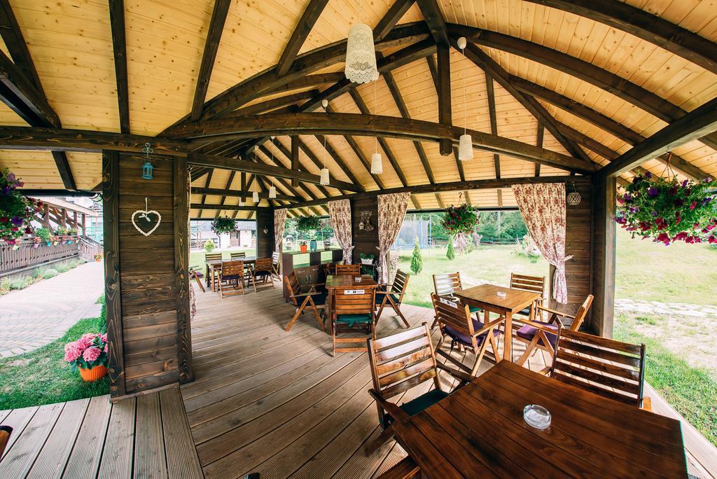 La Conac In Bucovina Hotel Гура Хуморулуй Екстериор снимка
