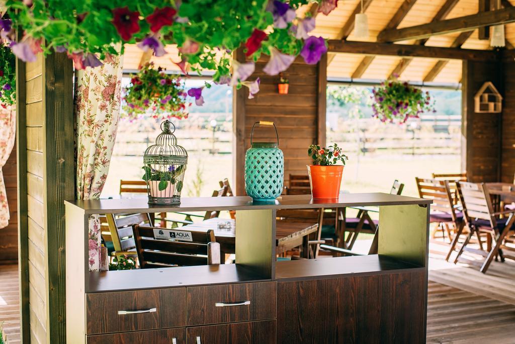 La Conac In Bucovina Hotel Гура Хуморулуй Екстериор снимка