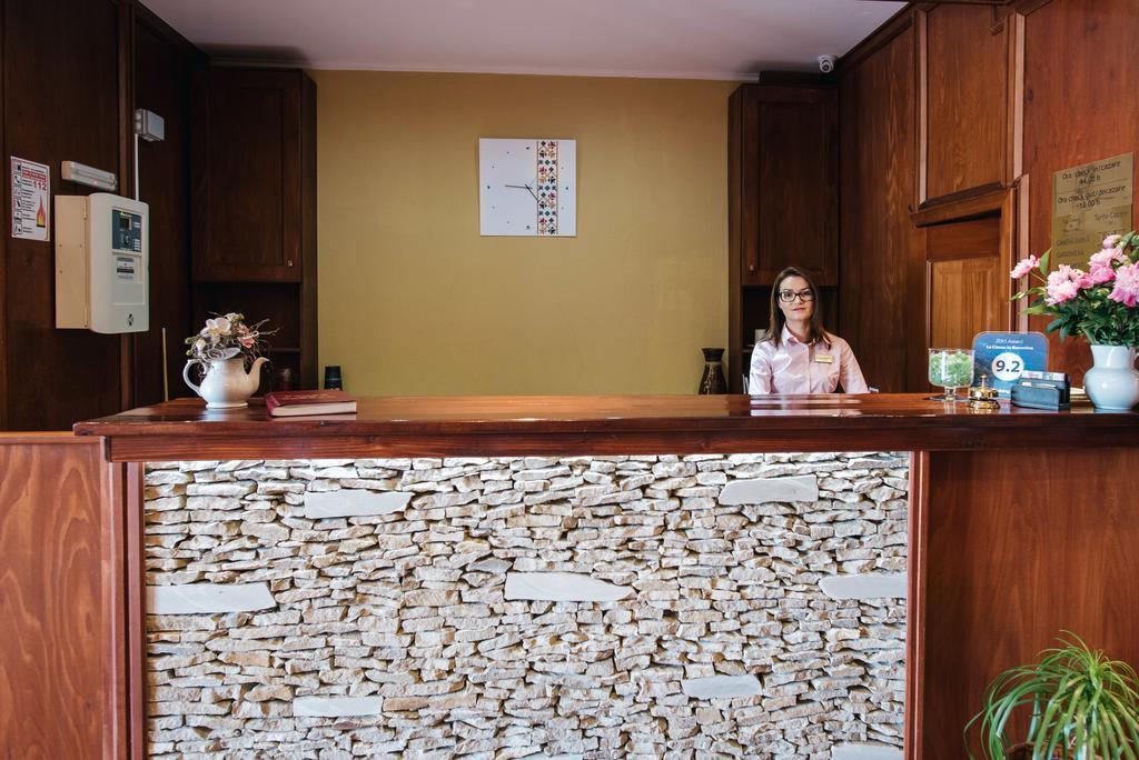 La Conac In Bucovina Hotel Гура Хуморулуй Екстериор снимка