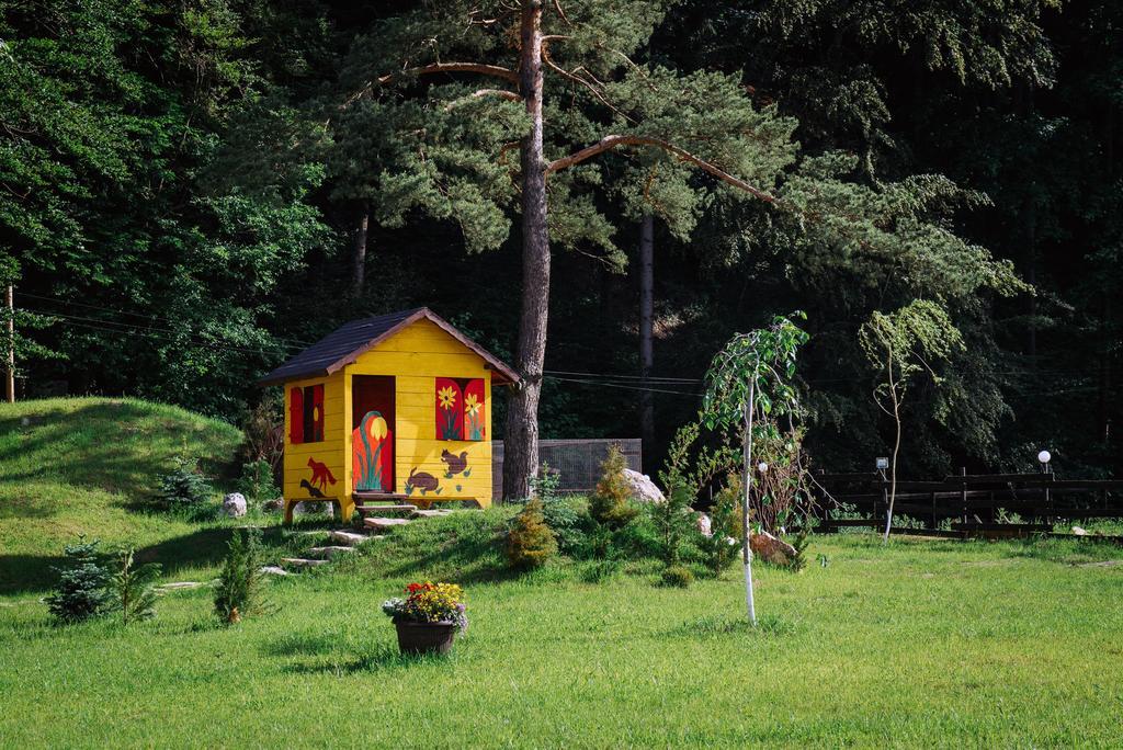 La Conac In Bucovina Hotel Гура Хуморулуй Екстериор снимка