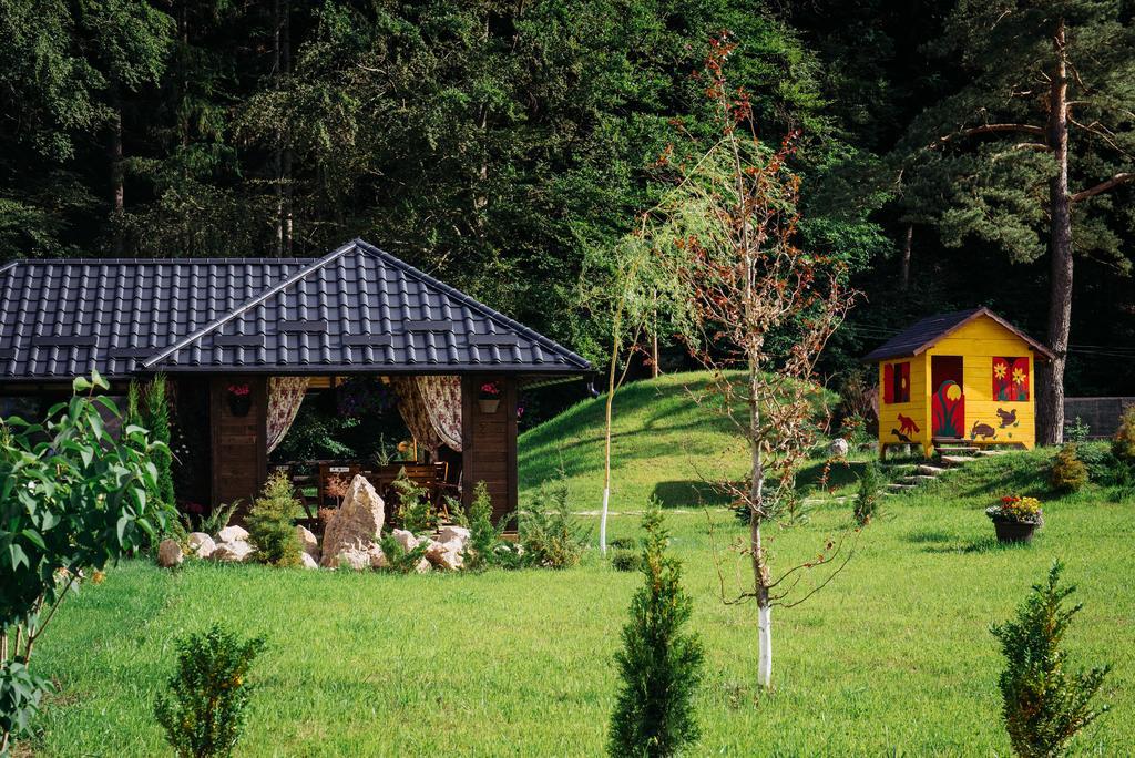 La Conac In Bucovina Hotel Гура Хуморулуй Екстериор снимка