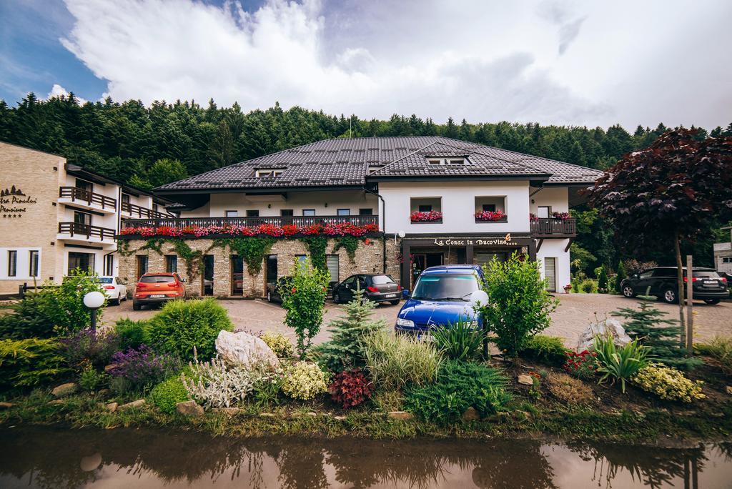 La Conac In Bucovina Hotel Гура Хуморулуй Екстериор снимка
