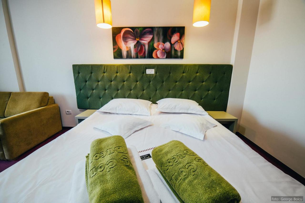 La Conac In Bucovina Hotel Гура Хуморулуй Екстериор снимка