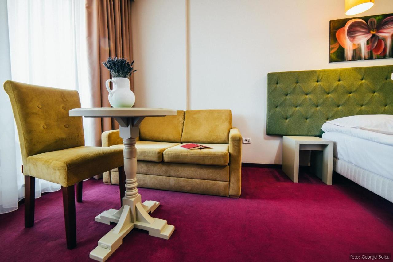 La Conac In Bucovina Hotel Гура Хуморулуй Екстериор снимка