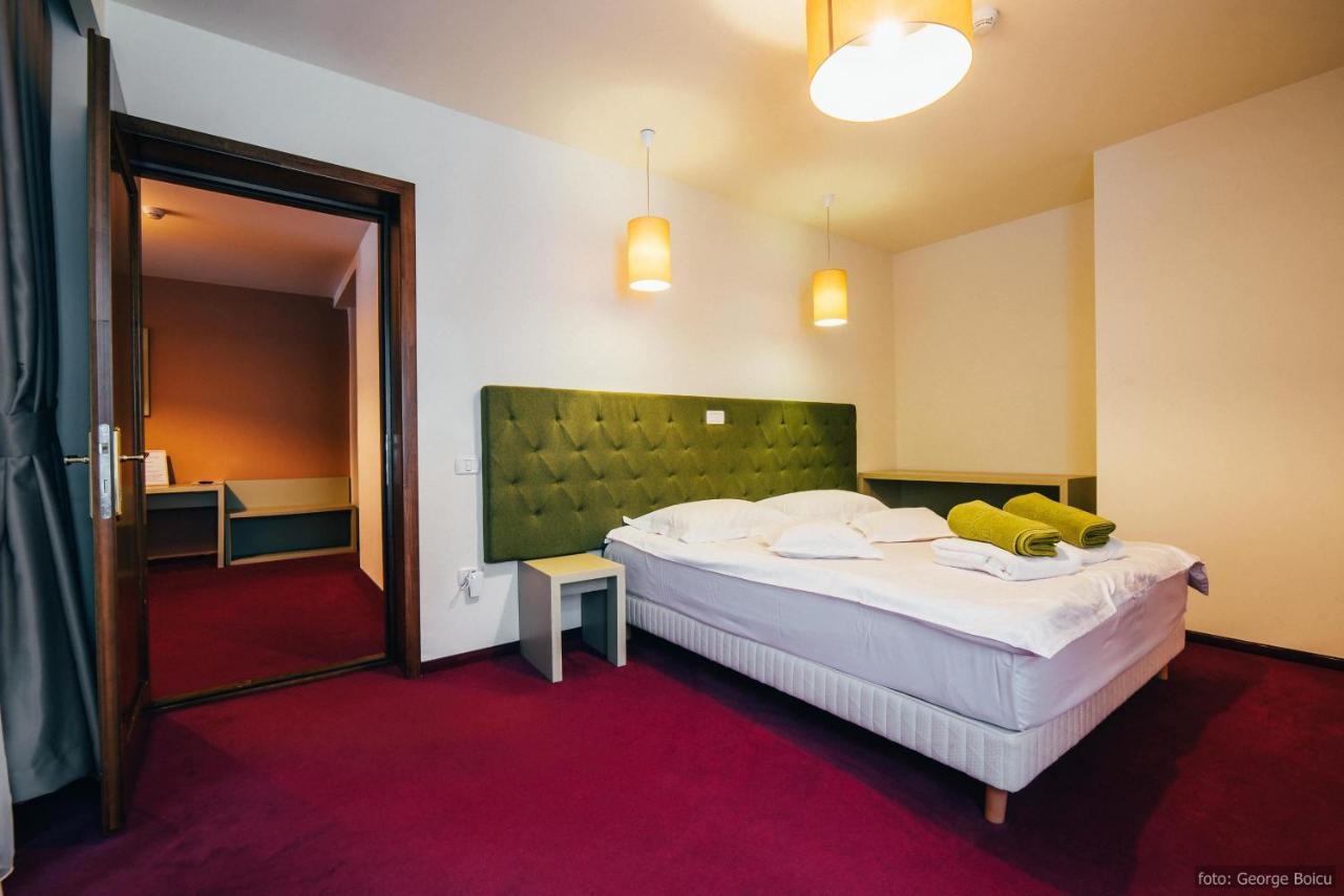 La Conac In Bucovina Hotel Гура Хуморулуй Екстериор снимка
